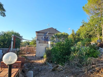 Vendesi Porzione di Casale località 3 pozzi - Terracina