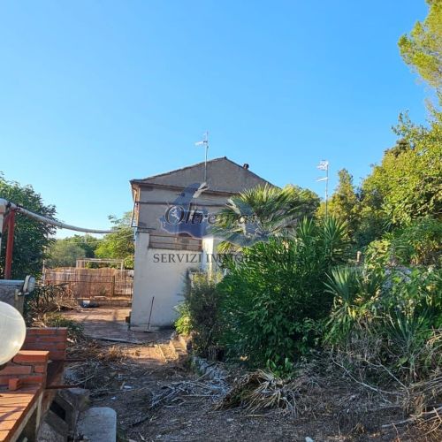 Vendesi Porzione di Casale località 3 pozzi - Terracina