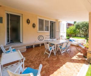 Villetta a schiera in affitto con ampio giardino