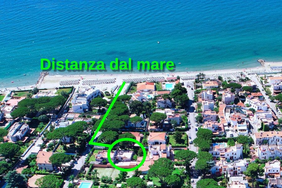 Villa angolare con doppia esposizione, 500 metri dal mare
