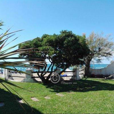 Splendida villa fronte mare con giardino e patio