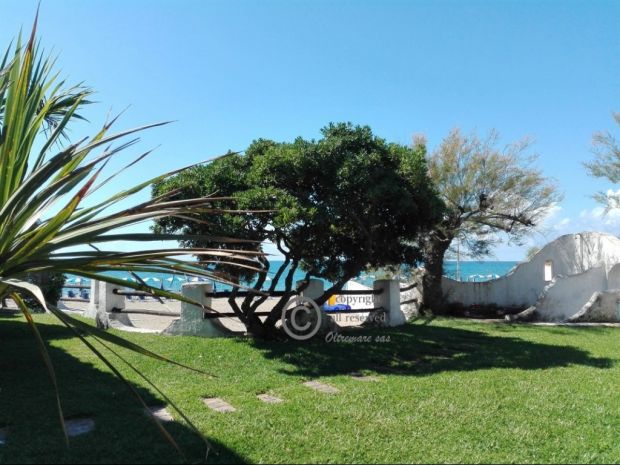 Splendida villa fronte mare con giardino e patio