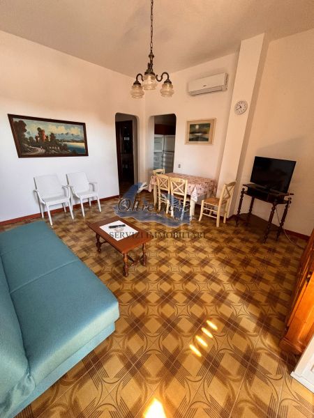 Villa angolare con doppia esposizione, 500 metri dal mare