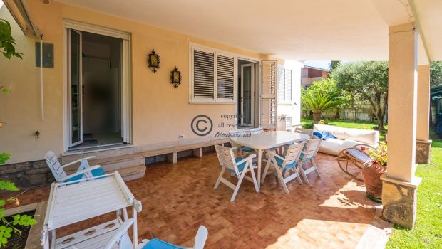 Villetta a schiera in affitto con ampio giardino