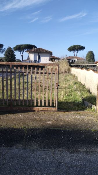 Villa angolare con doppia esposizione, 500 metri dal mare